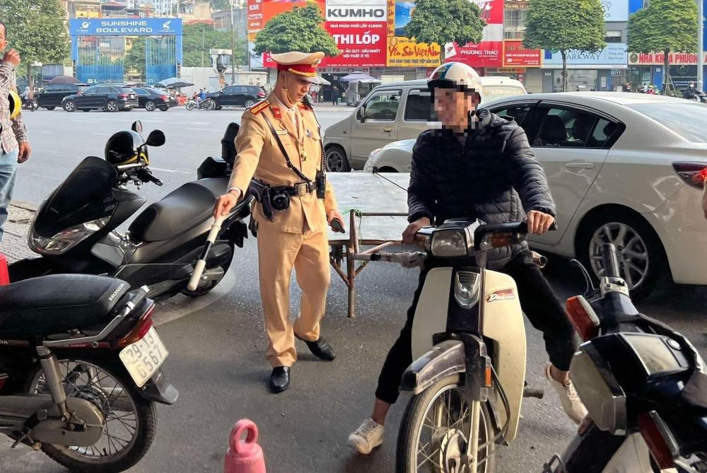 Xử lý trường hợp người điều khiển phương tiện giao thông vượt đèn đỏ Xử lý trường hợp người điều khiển phương tiện giao thông vượt đèn đỏ