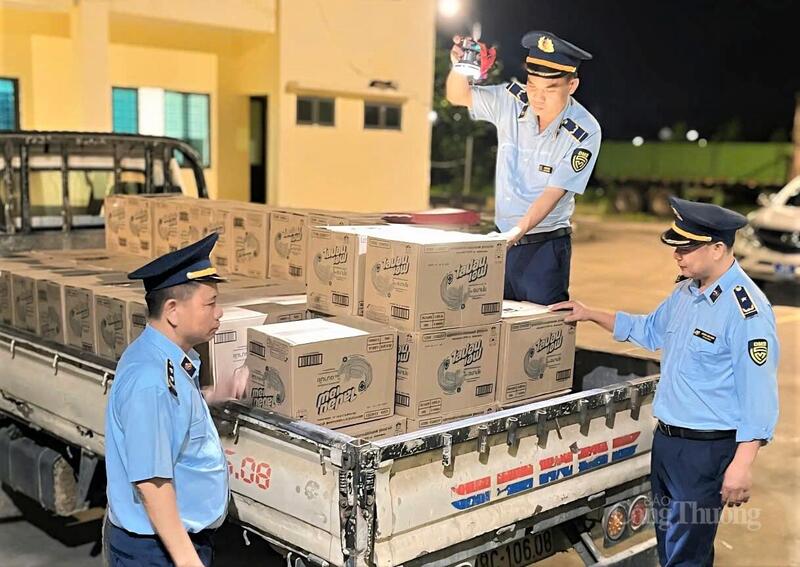 Chi cục QLTT Hà Tĩnh phát hiện, xử phạt nhiều trường hợp vi phạm về vận chuyển hàng hóa không rõ nguồn gốc, xuất xứ. Ảnh: Trọng Tùng