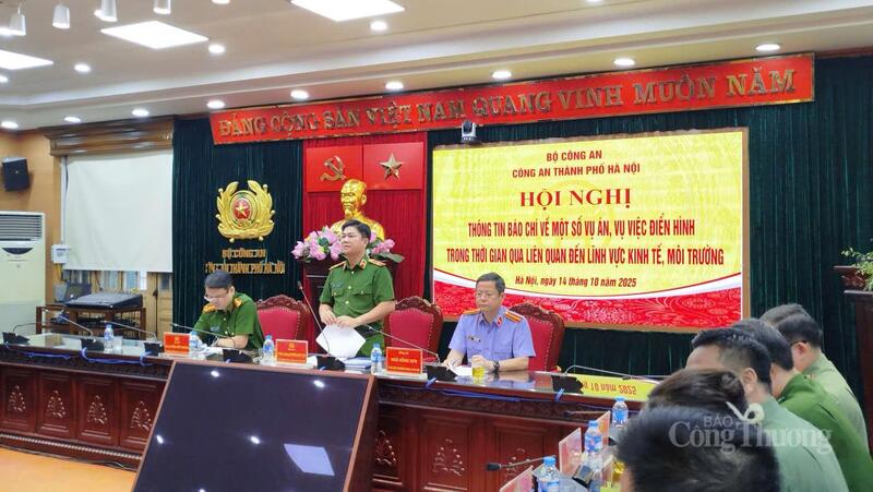 Thiếu tướng Dương Đức Hải, Phó Giám đốc Công an TP. Hà Nội chủ trì tại hội nghị. Ảnh: Hải Sơn