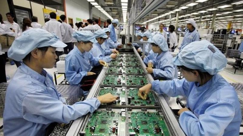 10 tháng đầu năm 2025, máy móc, thiết bị điện tiếp tục dẫn đầu mặt hàng xuất khẩu của Việt Nam sang thị trường Singapore. Ảnh minh họa