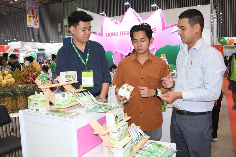 Các chương trình kết nối cung cầu góp phần giúp doanh nghiệp mở rộng thị trường, ổn định sản xuất. Ảnh: Minh Khuê.