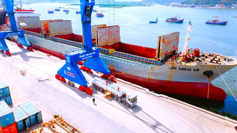 Năm 2025, kim ngạch xuất khẩu hàng hoá của tỉnh Nghệ An ước đạt 4.524,5 triệu USD. Ảnh: Mai Liễu