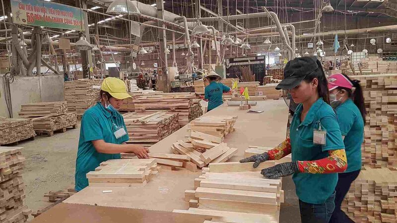 Theo số liệu 9 tháng năm 2025 của Hoa Kỳ, kim ngạch xuất khẩu đồ gỗ nội thất của Việt Nam đạt khoảng 10 tỷ USD, tăng 10% so với cùng kỳ năm 2024 và chiếm khoảng 21% tổng nhập khẩu của Hoa Kỳ đối với nhóm hàng này. Ảnh minh họa