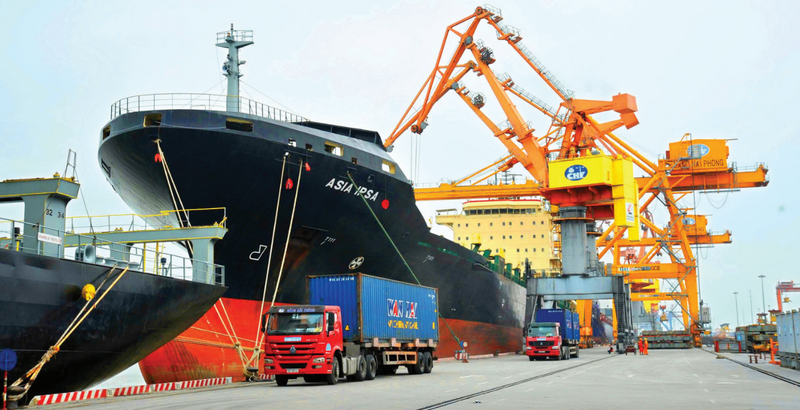 Xuất nhập khẩu đã và đang trở thành động lực quan trọng thúc đẩy tăng trưởng kinh tế. Ảnh: Cấn Dũng