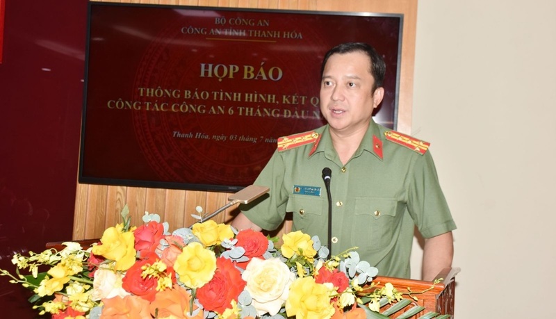 Đại tá Trần Thái Quang Hoàng, Phó Giám đốc Công an tỉnh chủ trì buổi họp báo. Ảnh: Công an Thanh Hóa