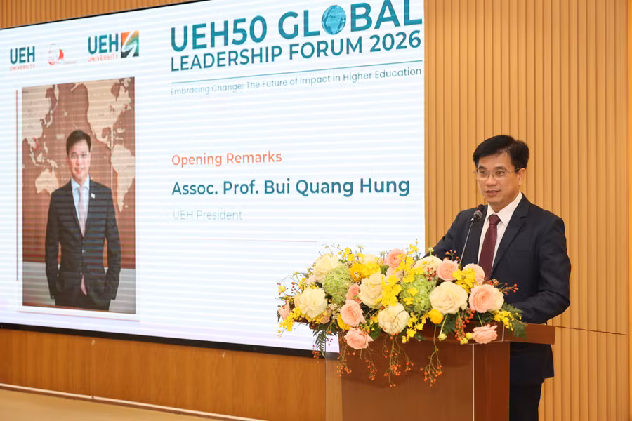 pgsts-bui-quang-hung-trinh-bay-tham-luan.jpg