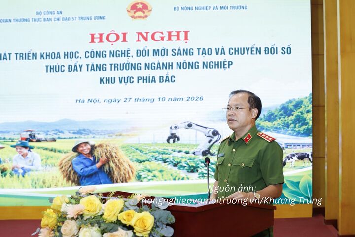 Thứ trưởng Bộ Công an Nguyễn Văn Long phát biểu tại hội nghị.