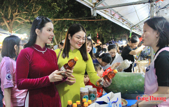 Tổng mức bán lẻ hàng hóa và doanh thu dịch vụ tiêu dùng 10 tháng đạt hơn 192.234 tỷ đồng.