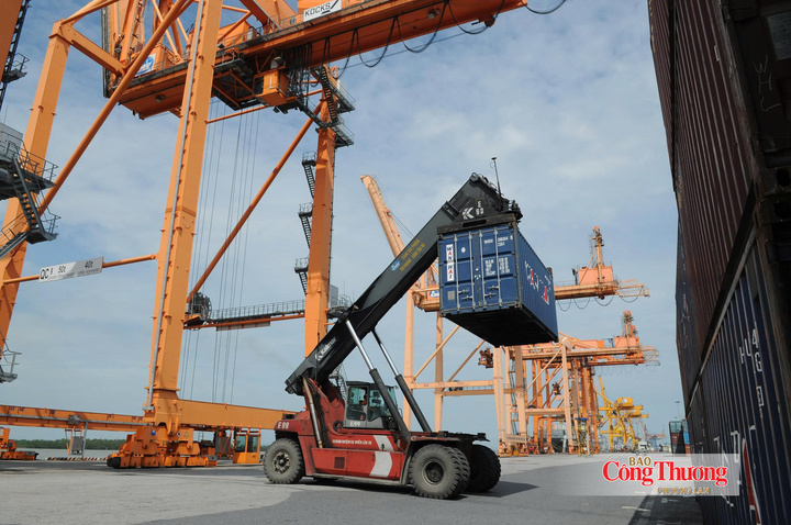 Tổng kim ngạch xuất nhập khẩu hàng hóa của Việt Nam trong 10 tháng đầu năm 2026 đạt 1.010,6 tỷ USD